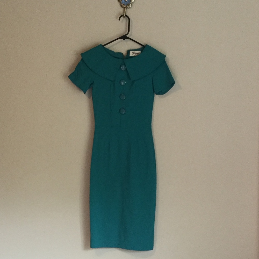 Tatyana Green Vintage Tightly worn Dress
